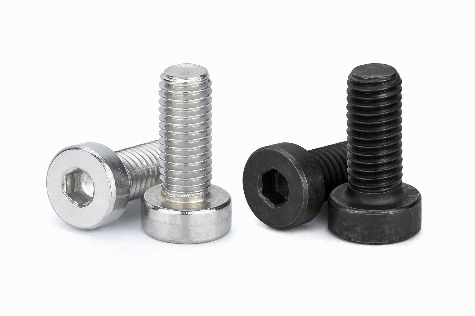 Винт с низкой головкой и внутренним шестигранником DIN 7984 кл.пр. 12.9